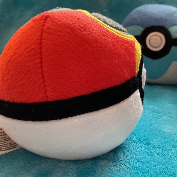 💕 Preloved Set Of 3 Pokémon Balls 🔴⚪️🔵 - Picture 3 of 16